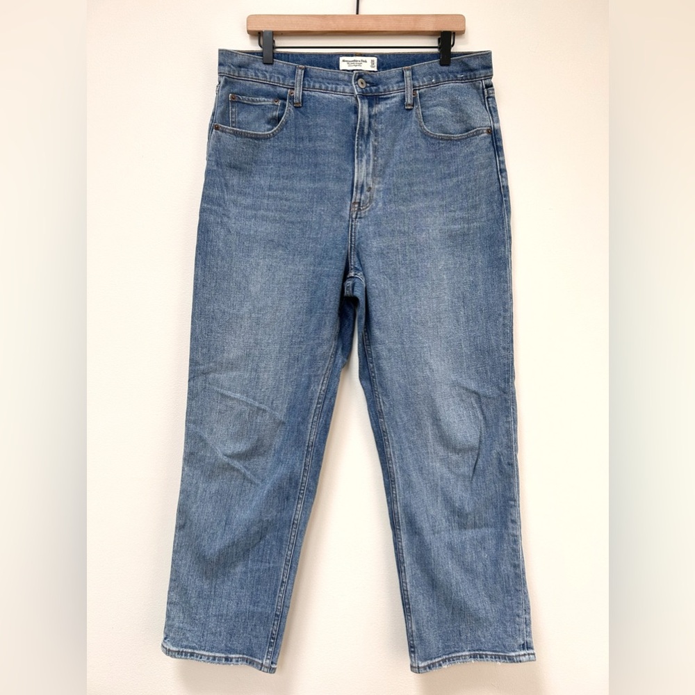 Abercrombie & Fitch Ankle Straight Ultra High Rise Medium Wash size 32 / 14 - Picture 2 of 14